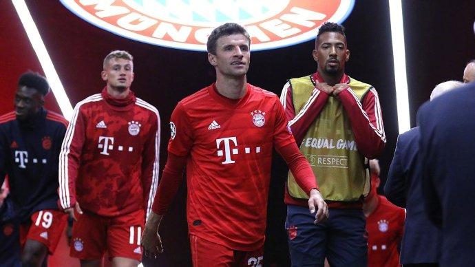  沙尔克04客场逼平拜仁，顽强防守终结卫冕冠军  